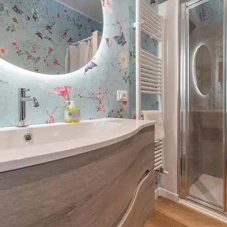 Italian Experience- 아파트